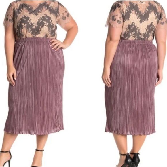 Pleated Ruffled Hem Velour Satin Long Midi Skirt - NEW - Picture 4 of 4